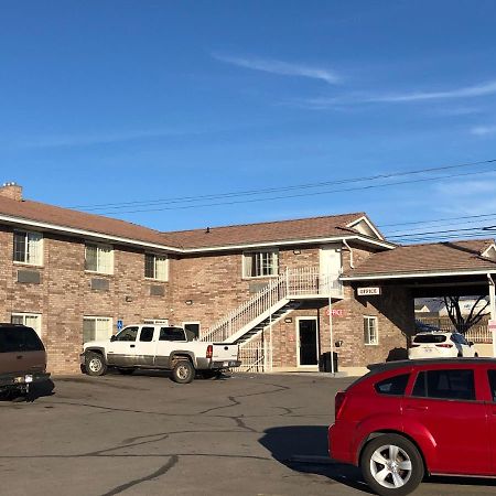 Ameri-Stay Inn & Suites Clearfield Exterior photo